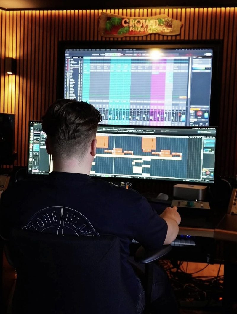 B-Proud in de studio bij Crowd Music